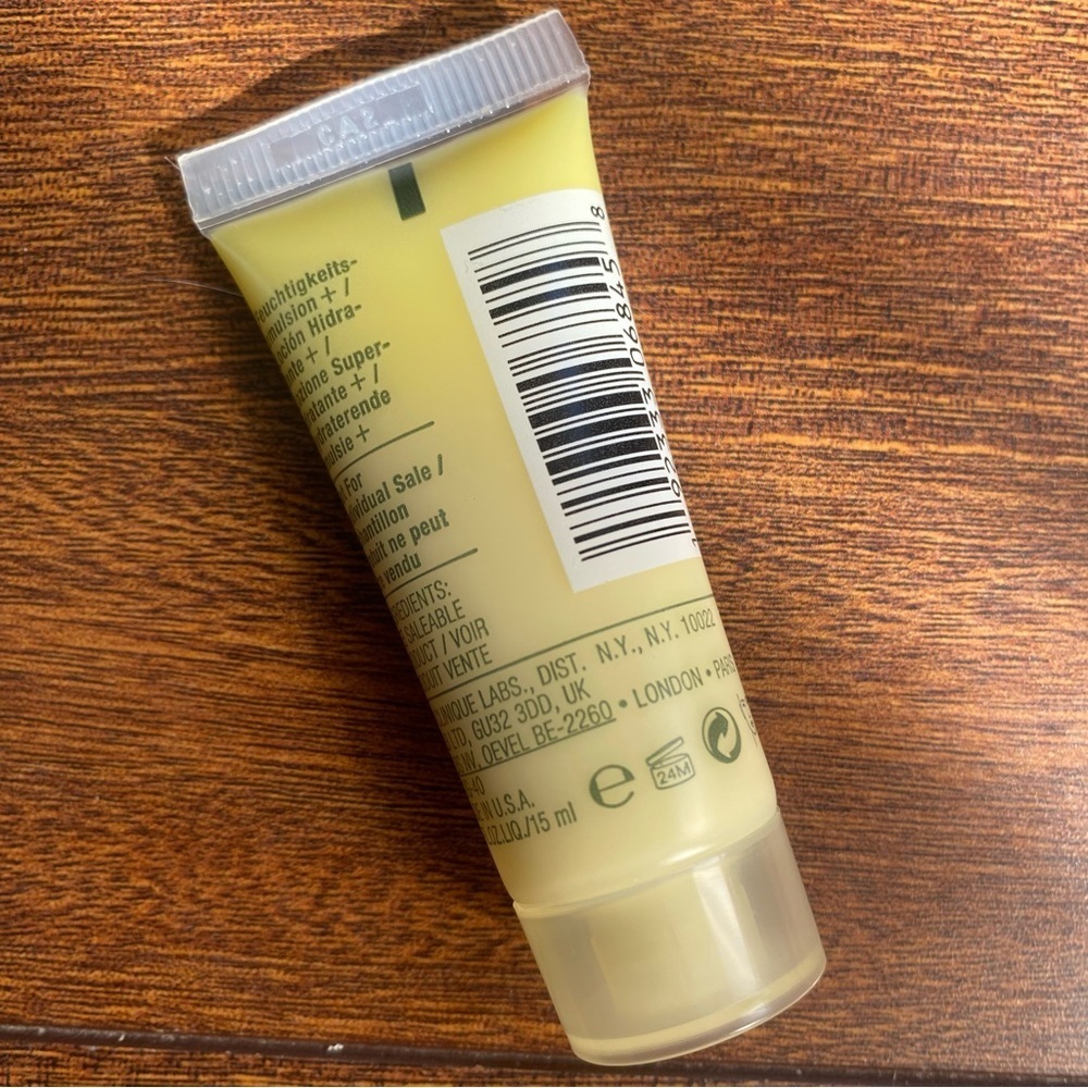 3/$40 🦙 Clinique Dramatically Different Moisturizing Lotion 15ml - Picture 3 of 3